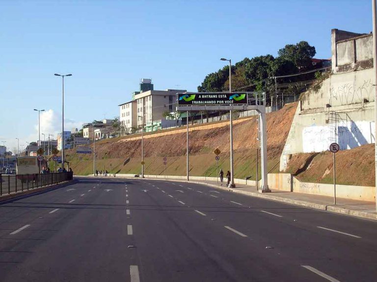 Painel de Mensagens Variáveis - Avenida Antônio casrlos