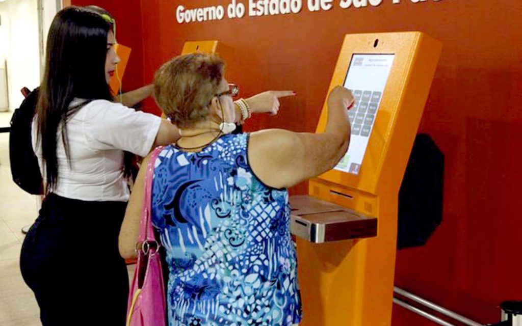 Poupatempo inova atendimento instalando totens de autoatendimento